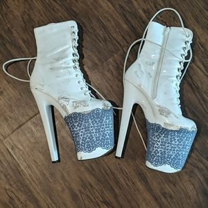 Pleaser used white boots